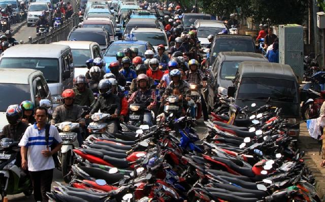 parkir sembarangan